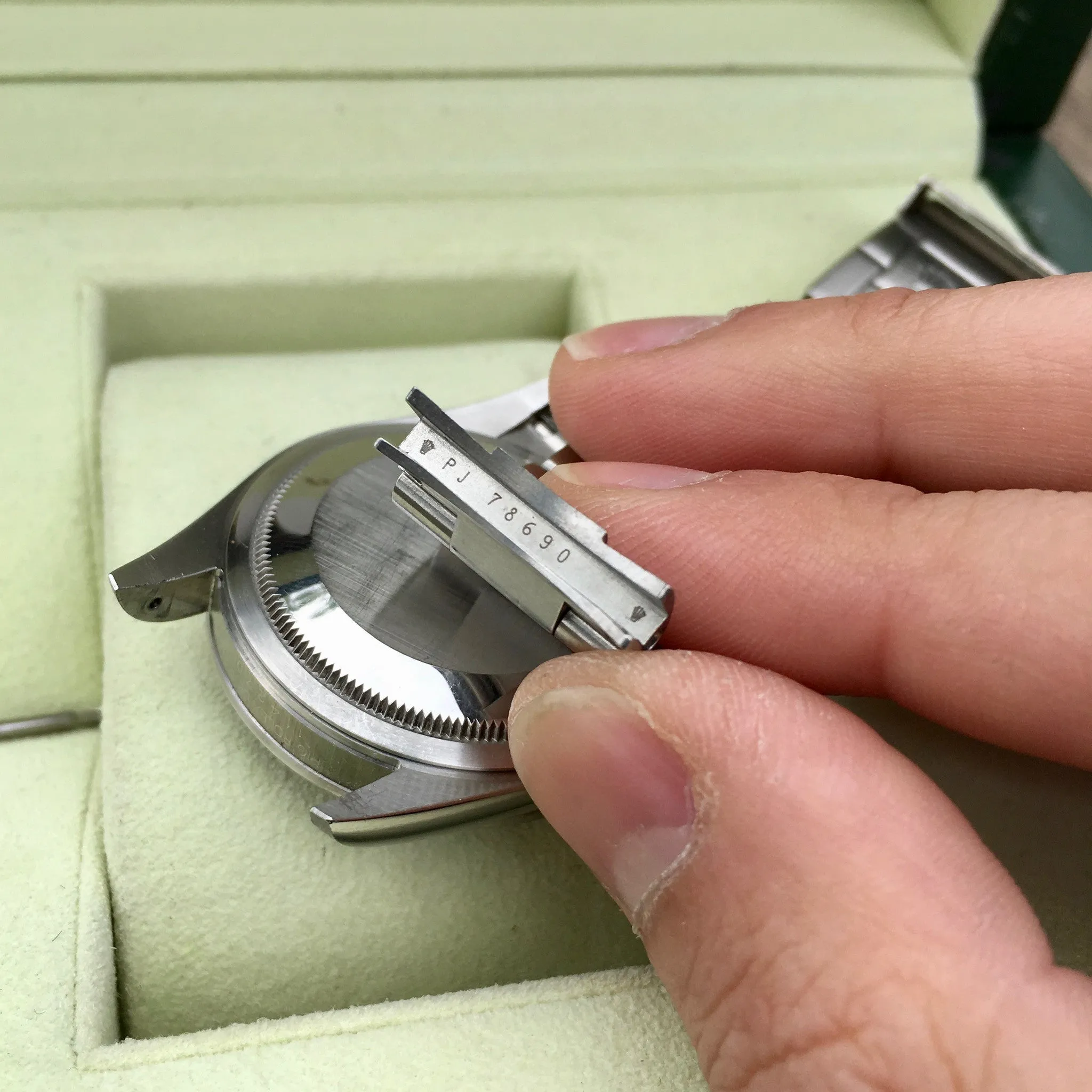 Rolex Explorer 114270 Steel Caliber 3130 "K" 2001 Automatic Black Watch Box Papers