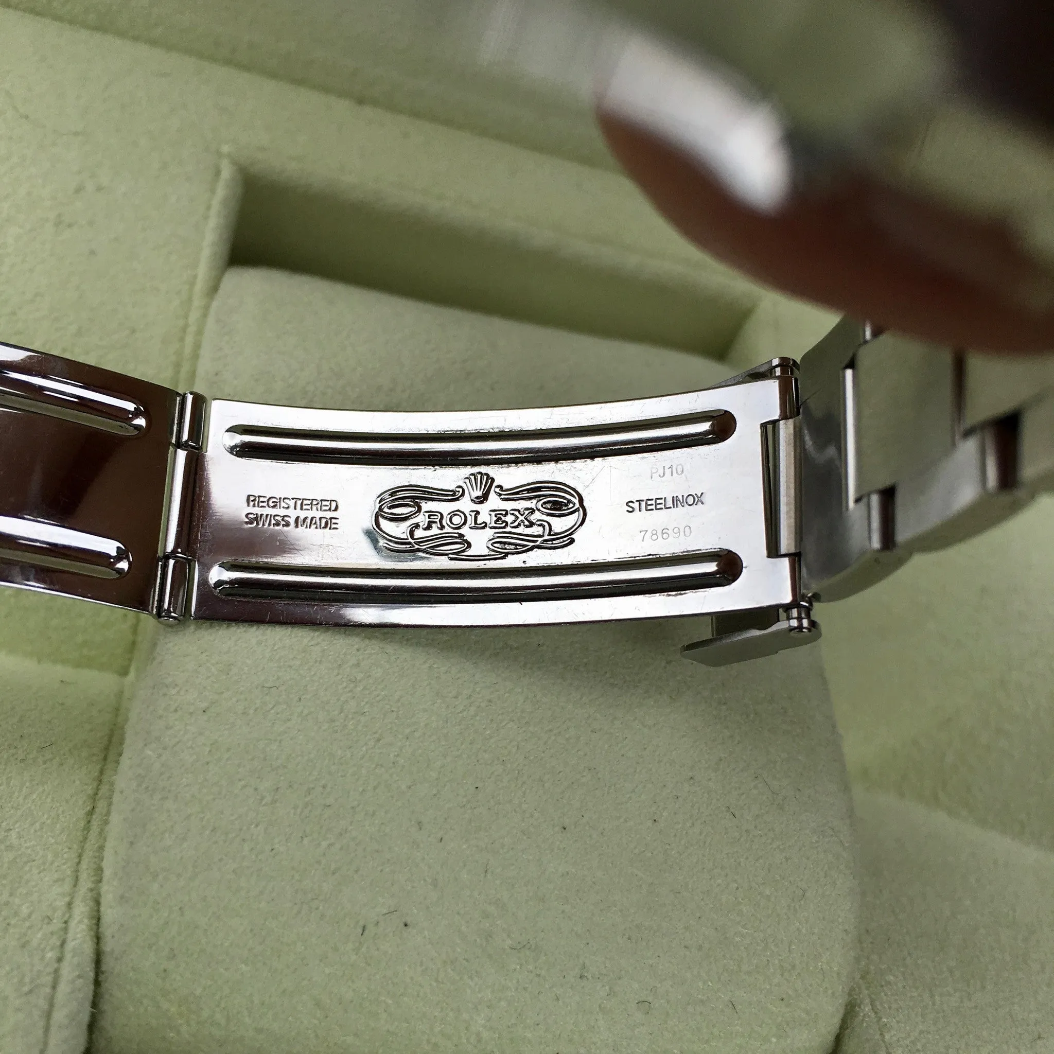 Rolex Explorer 114270 Steel Caliber 3130 "K" 2001 Automatic Black Watch Box Papers