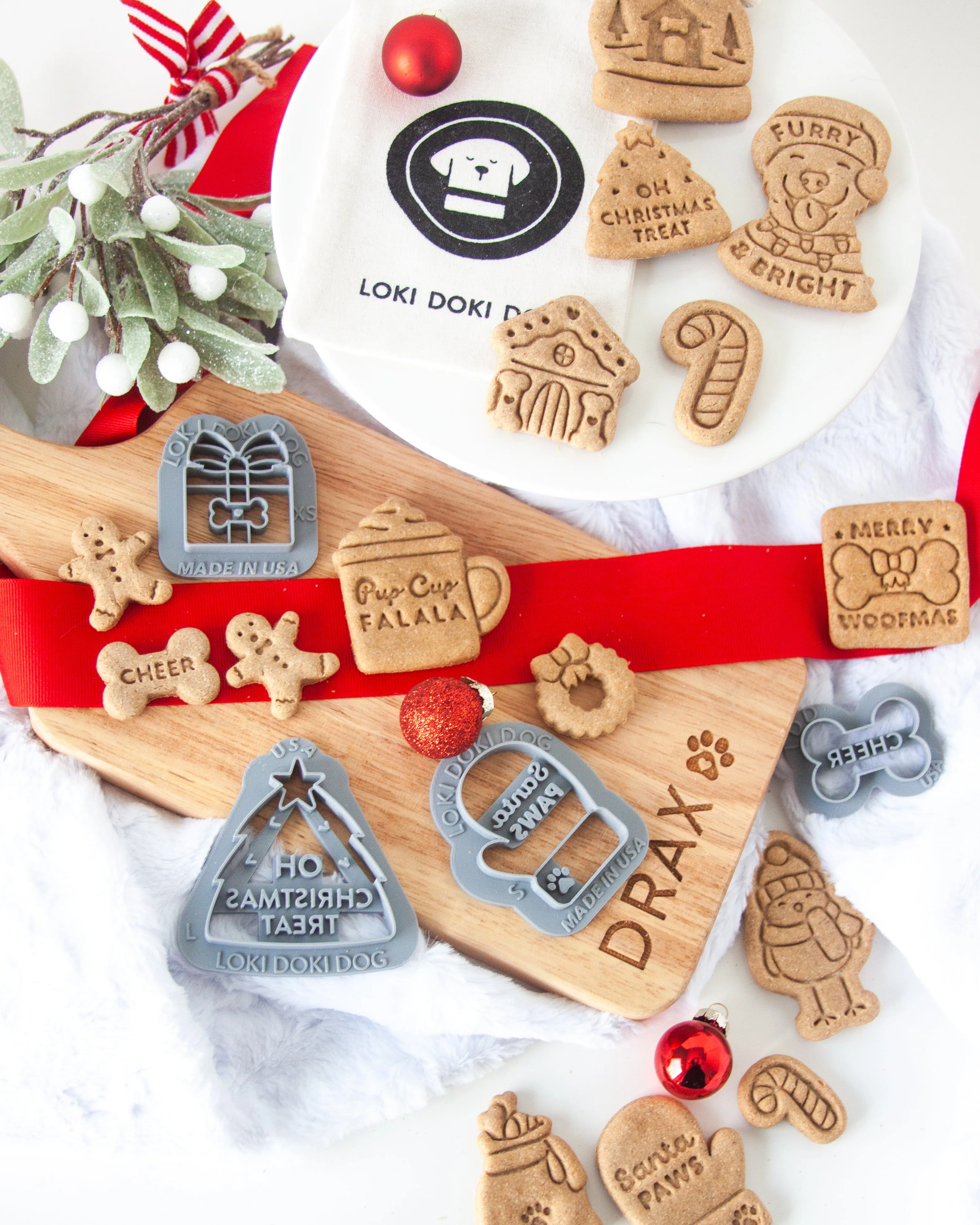 Santa Mitten with "Santa Paws" - Dog Biscuit Cookie Cutter