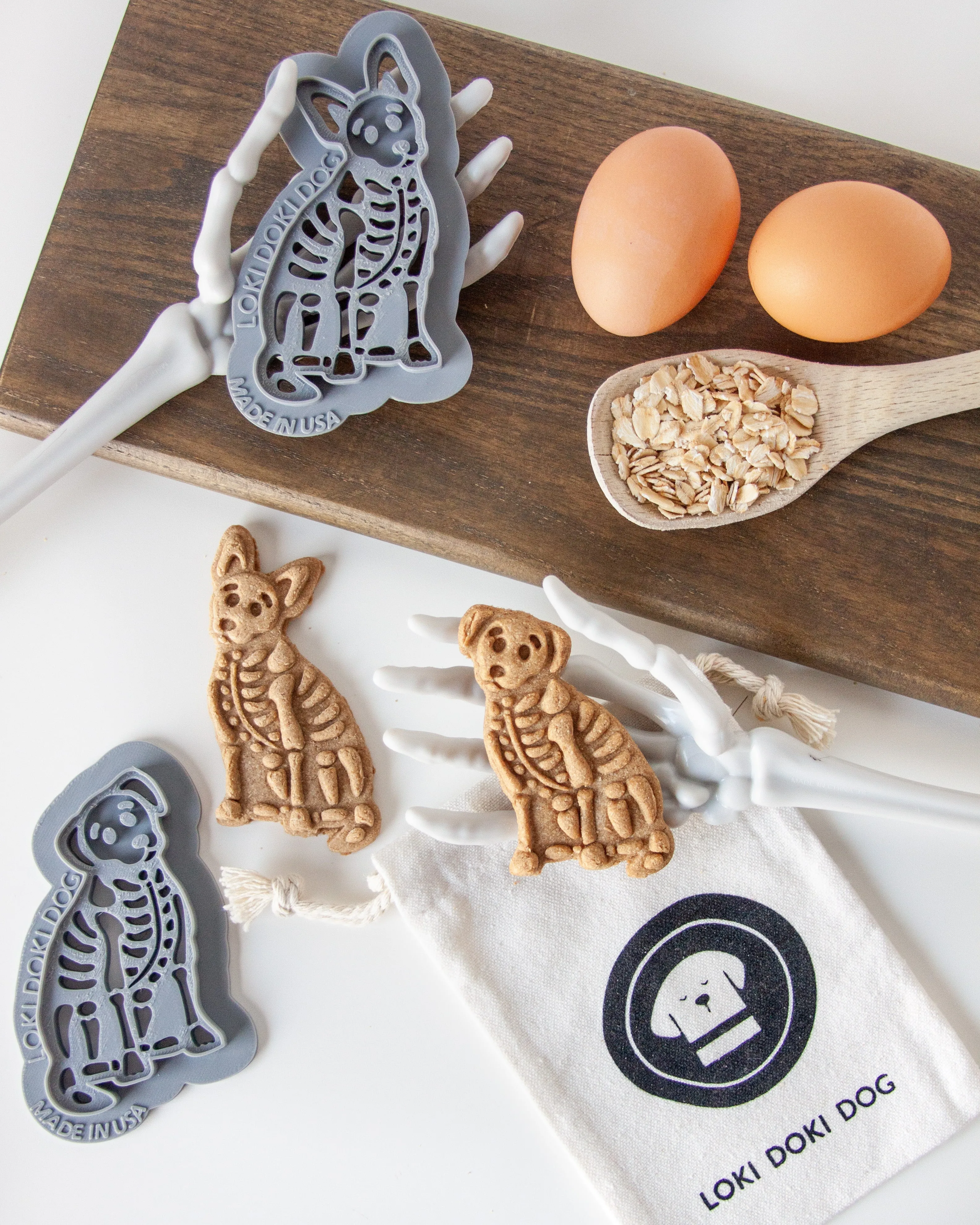 Skeleton Dog Shape Cookie Cutter (2 Styles Available)