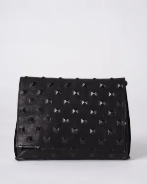 strappy foldover - black stud