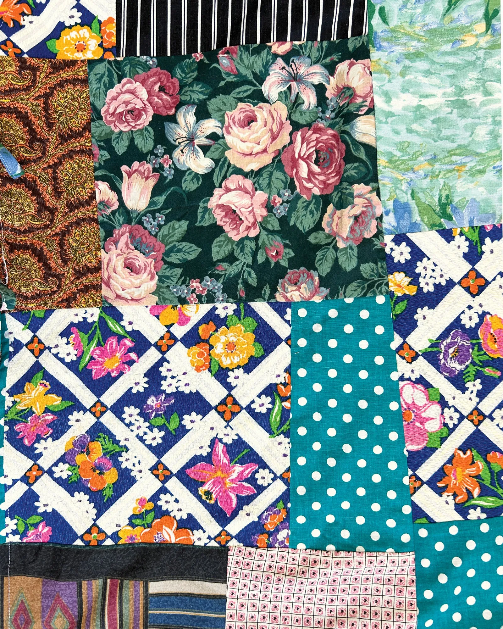 THE QUILTED PINAFORE - 90'S FLORALS