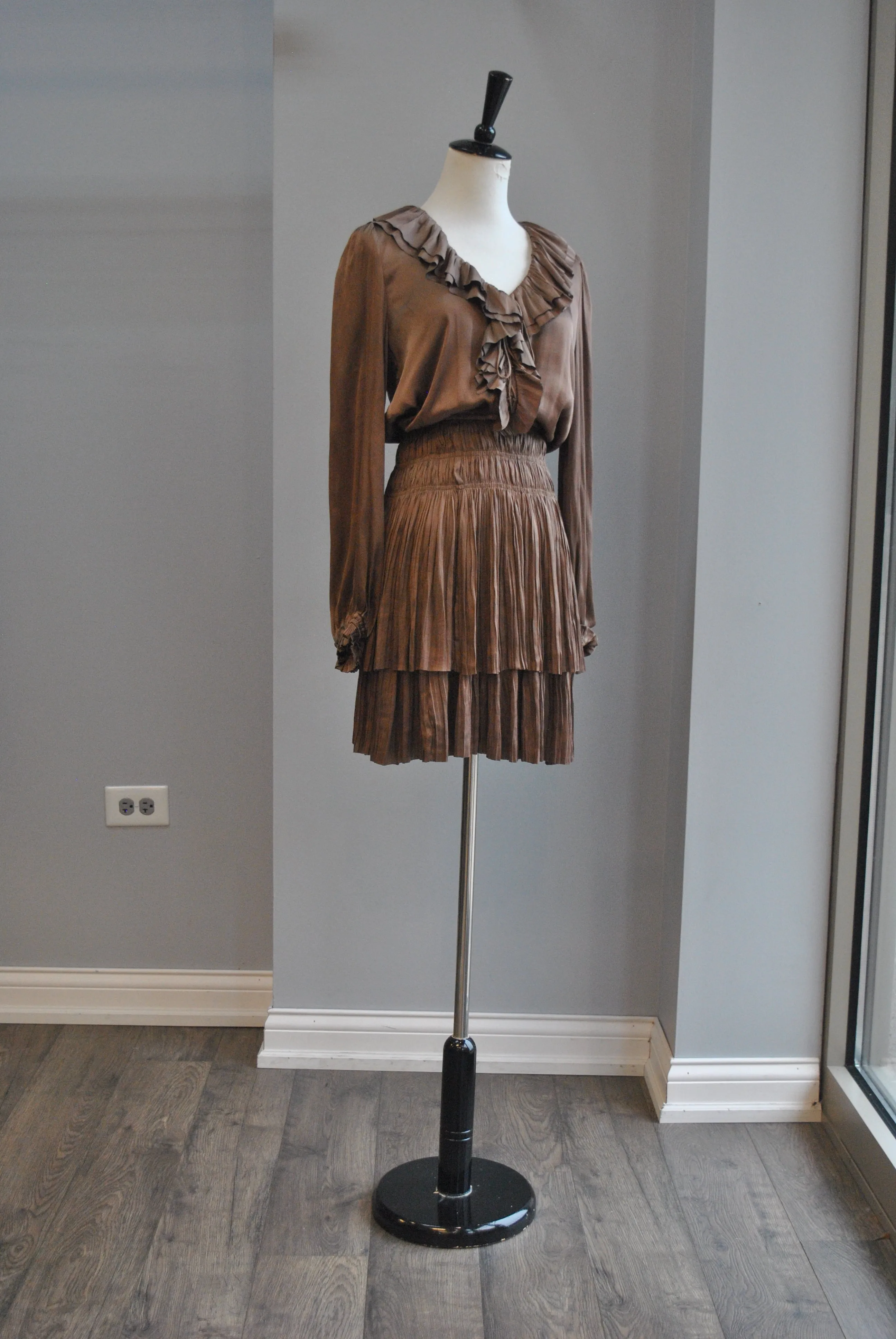 TOBACCO BROWN SILKY FALL DRESS WITH ELASTIC WAIST