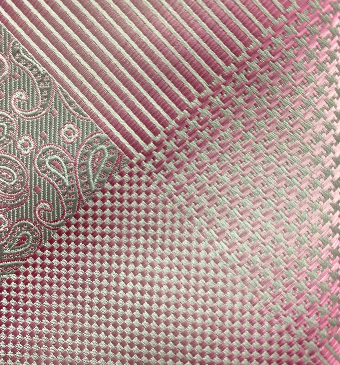 Venturi Vomo Tie and Handkerchief - Pink Diamond Mosaic Medley T40