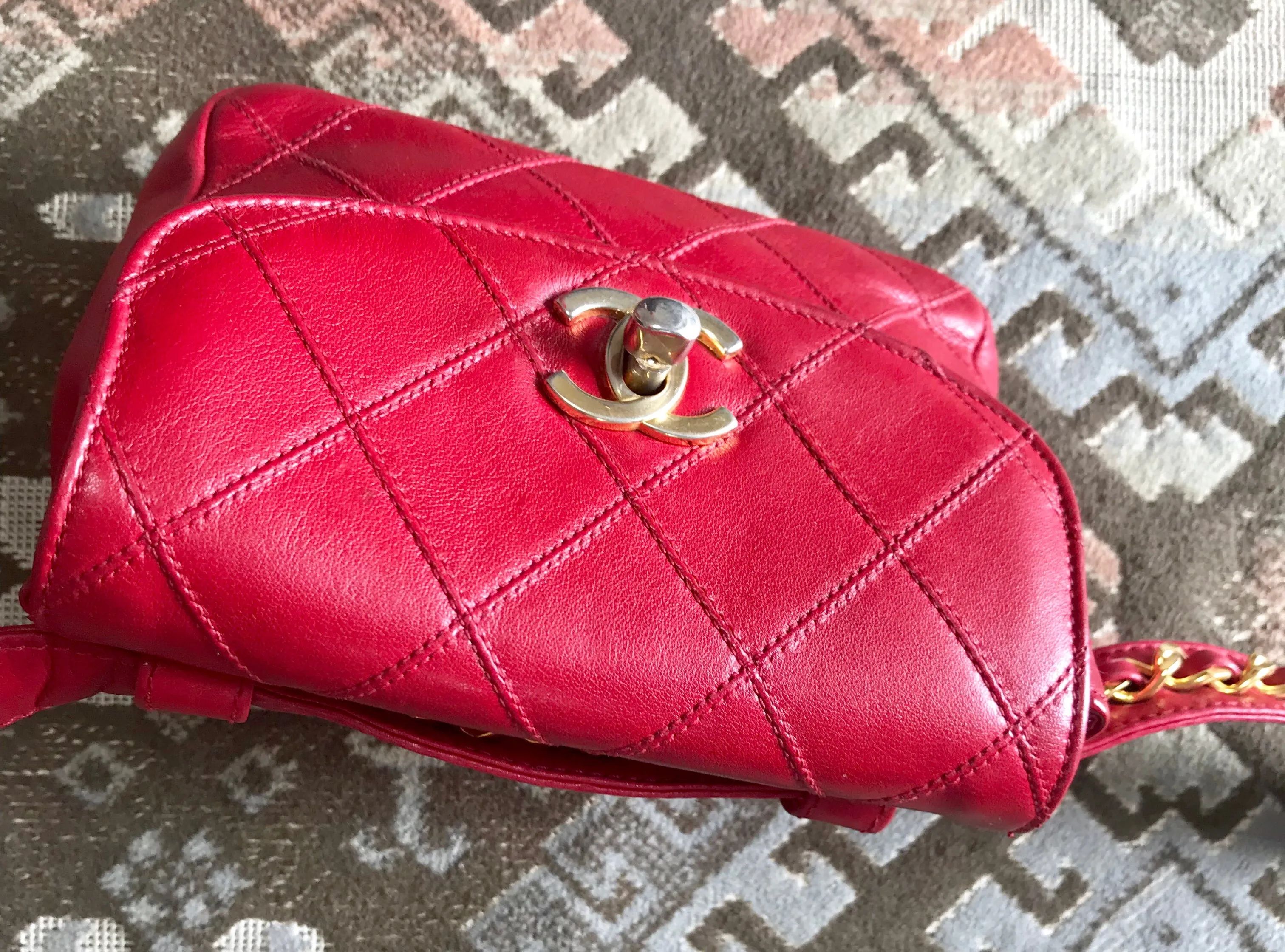 Vintage CHANEL red leather 2.55 waist purse, fanny pack, hip bag with gold CC closure and chain belt.  Belt 28”- 33”(71cm~77cm).