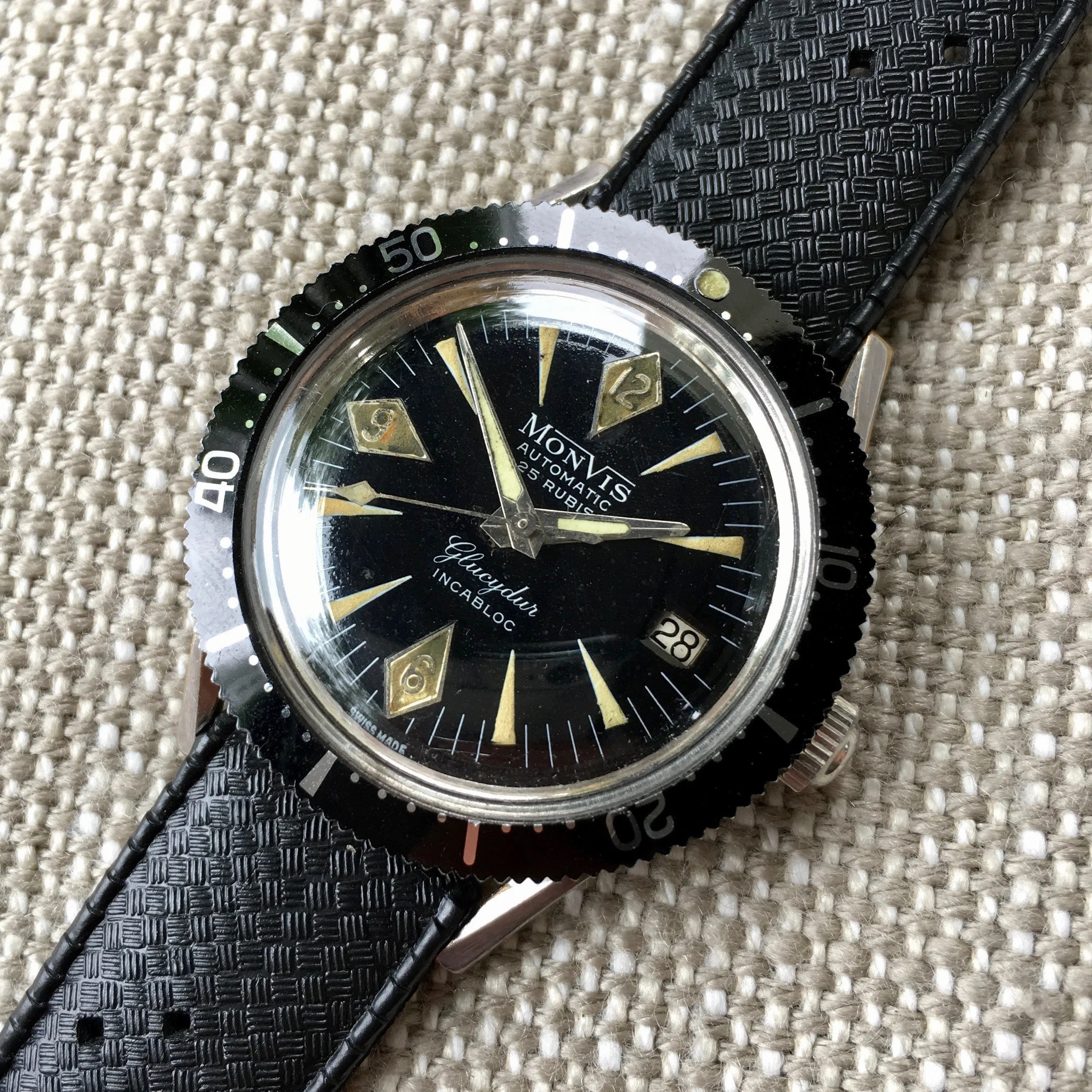Vintage Monvis Glucydur Divers Incabloc Automatic Date Black Stainless Steel Wristwatch